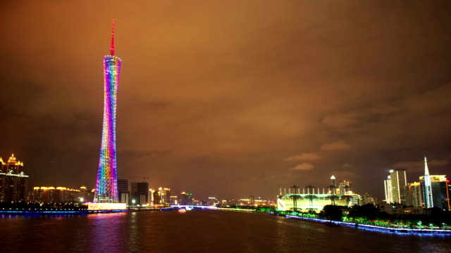 Night-scene-time-lapse-of-Guanghzou-Tower-y-Pearl-River