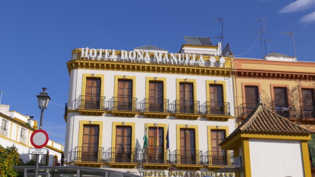 Stadt-Hotel-sonniger-Tag-leichte-Sevilla-4-k-Spanien