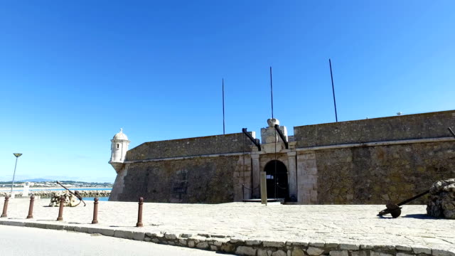 Mittelalterliche-Fortaleza-Da-Ponta-Da-Bandeira-in-Lagos