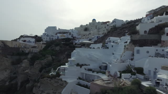 Sea,-white-and-blue-in-OIA-city