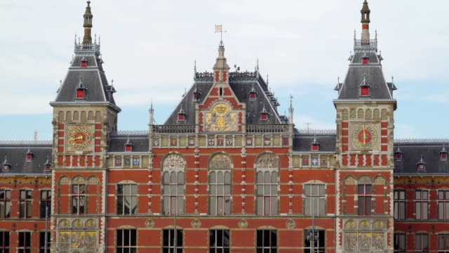 The-outsive-view-of-the-Amsterdam-Centraal-Station