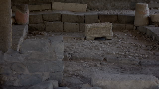Pequeño-Altar-en-el-centro-del-antiguo-templo