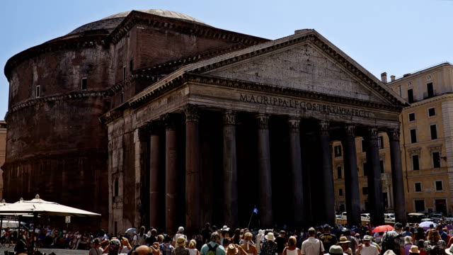 Timelapse-of-Pantheon-in-Rome