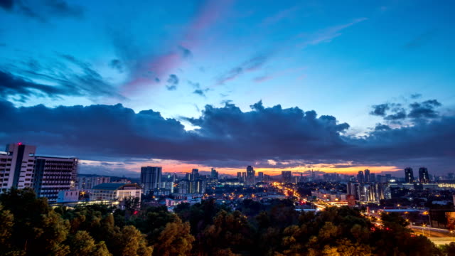Generic-cityscape-at-sunrise-timelapse-in-beautiful-dawn-to-morning