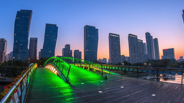 lapso-de-tiempo-de-4-k-vista-de-Songdo-Central-Park-en-la-ciudad-de-Incheon-de-Corea-del-sur