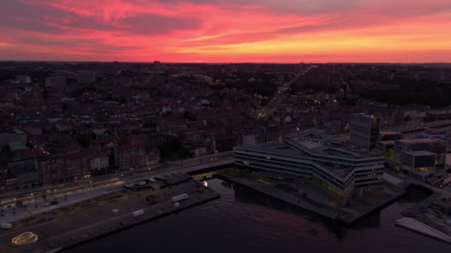 Puesta-de-sol-sobre-Aarhus