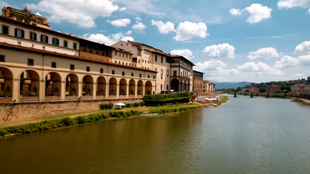 Der-Fluss-Arno,-Florenz,-Toskana,-Italien