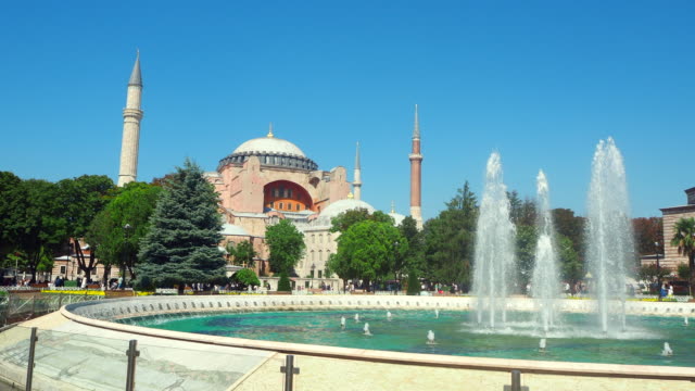 Outside-view-of-Hagia-Sophia-Museum---Istanbul,-Turkey