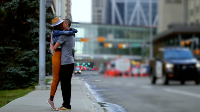 Couple-kissing-each-other-in-the-city-4k