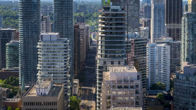 Moderner-Stadtverkehr-Toronto-Skyline-Innenstadt