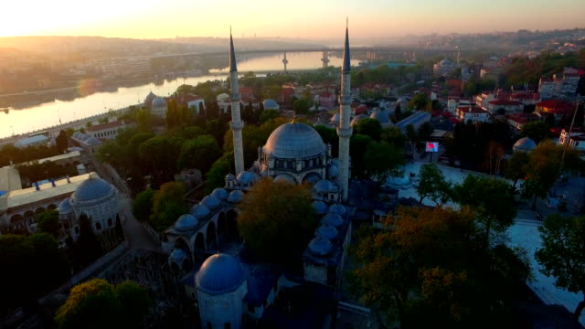 Die-Eyüp-Sultan-Moschee-vom-Himmel.