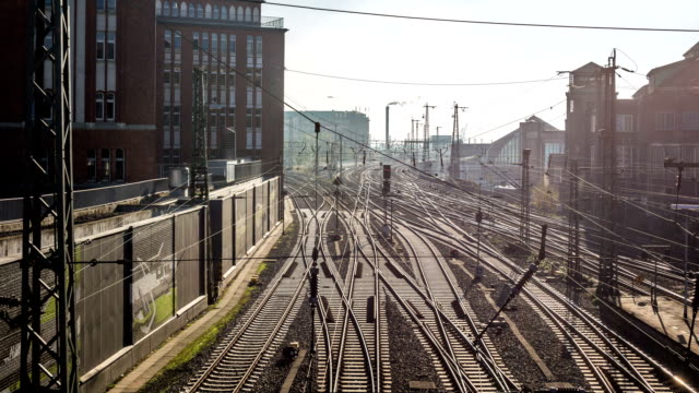 Hamburg-railroad-with-sunreflection-DSLR-hyperlapse