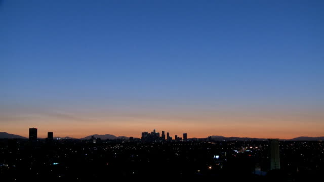 Los-Angeles-Skyline-bei-Sonnenaufgang