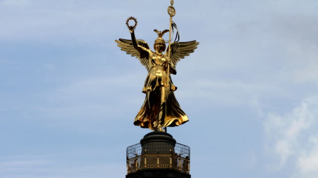 Golden-angel,-Berlin