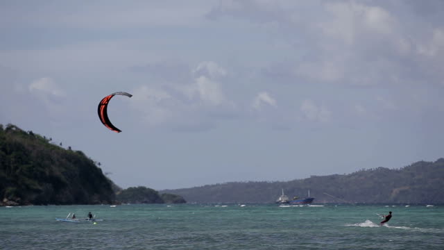 Kitesurfing-on-island-Boracay-and-Bulabog