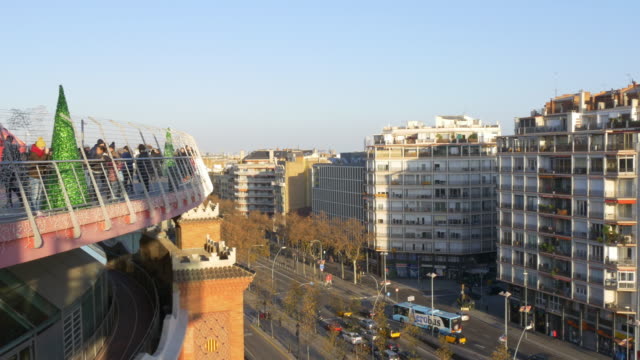 barcelona-city-Tag-shopping-centre-auf-dem-Dach-mit-Blick-auf-die-Stadt-4-k-Spanien