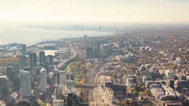 Toronto,-Canada,-Timelapse----The-West-during-the-Daytime