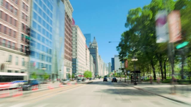 Fahrt-entlang-der-Golden-Mile-in-Chicago-Kamera-Auto-Zeitraffer