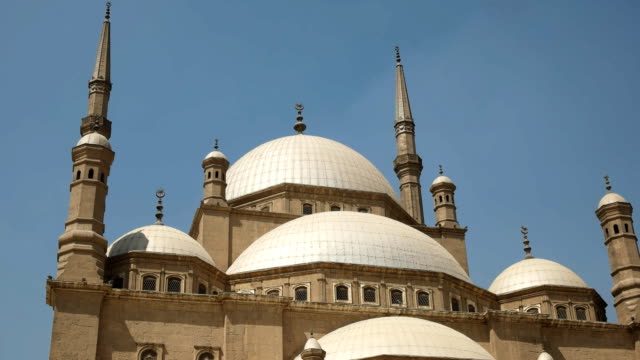 Incline-hacia-abajo-de-la-mezquita-de-alabastro-en-el-cairo,-Egipto