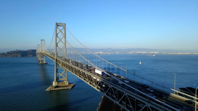 Tráfico-de-hora-punta-viajar-lento-Bay-Bridge-Deck-San-Francisco-CA