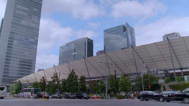 Paisaje-de-la-puerta-central-de-Tokio-estación-Yaesu