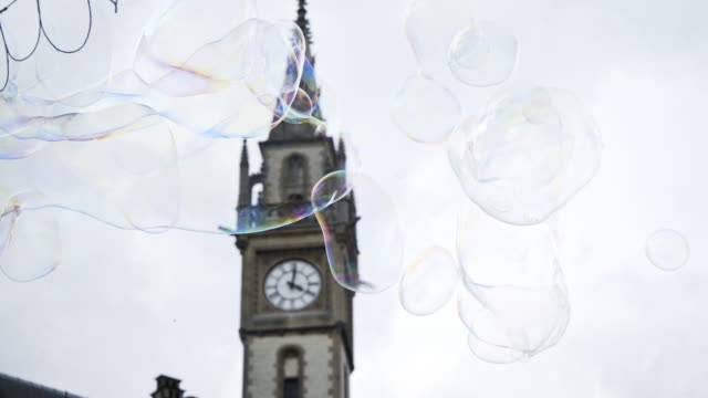 Soap-bubbles-in-centre-of-Ghent.