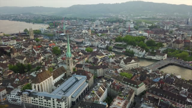 soleado-día-Zurich-centro-ciudad-panorama-aéreo-4k-Suiza