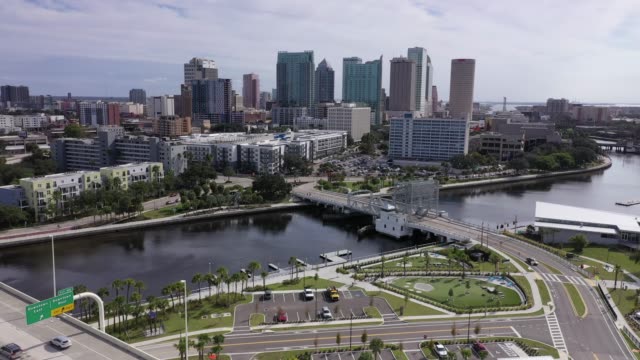 Aerial-of-Downtown-Tampa,-Florida