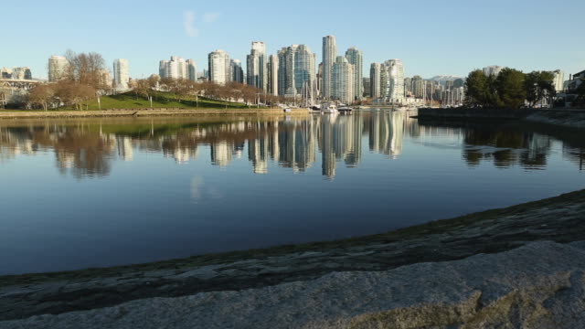 Falso-Creek,-por-la-mañana-de-invierno-de-Vancouver