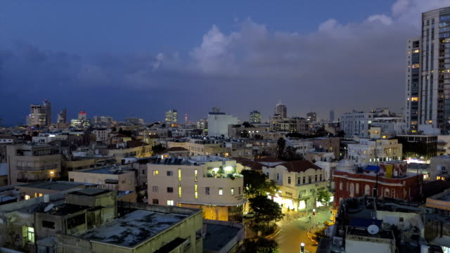 Tel-Aviv-la-noche,-lapso-de-tiempo-panorámica-de-la-ciudad.