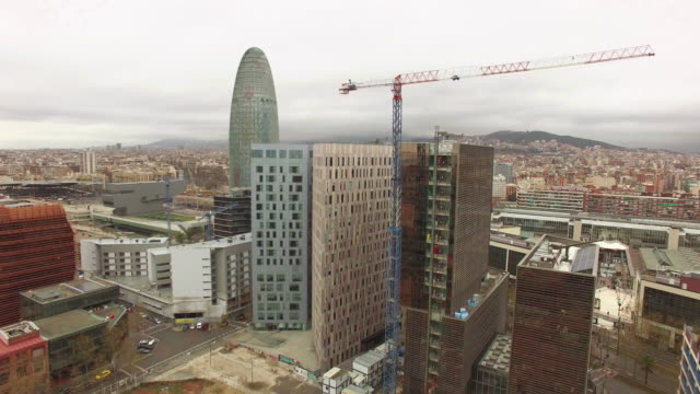 Barcelona-Luftbild-Hintergrundgeräusche-auf-Torre-Agbar