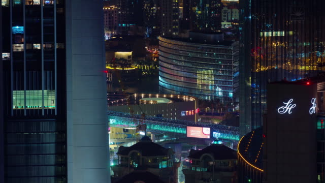Dubai-Nacht-Licht-Stadtverkehrs-Stadtstraßen-hinfällig-4-k-Zeit-Vereinigte-Arabische-Emirate