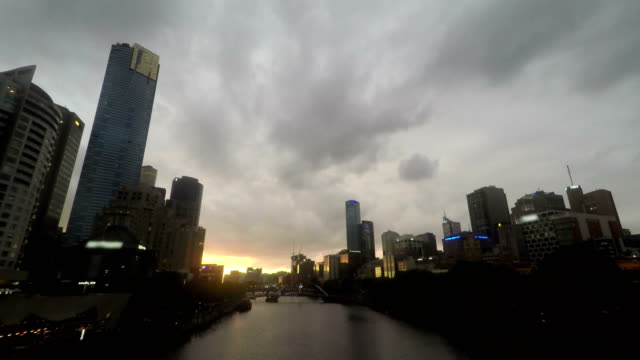 Melbourne-Australien-Skyline-Wolkengebilde-Zeitraffer