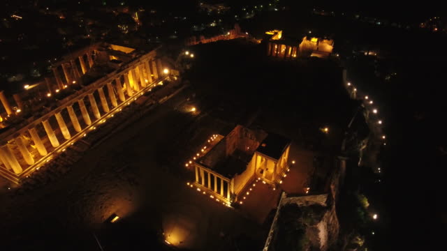 4K-Drohne-Schuss-von-Akropolis-bei-Nacht