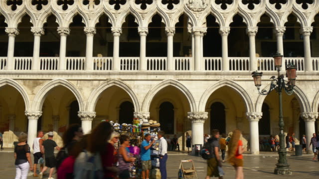 Italia-al-atardecer-luz-Venecia-ciudad-famoso-palazzo-ducale-frente-Plaza-panorama-4k