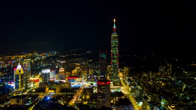 Nacht-beleuchtete-Taipei-Stadtbild-berühmten-Turm-aerial-Panorama-4k-Zeitraffer-Taiwan