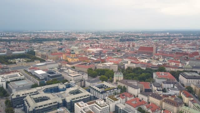 Flying-above-of-Munich