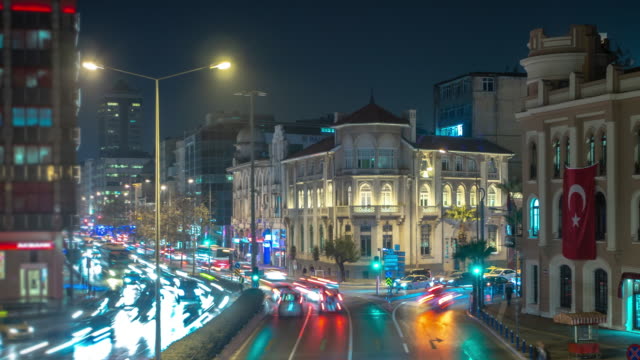 Izmir-Nigth-View-Timelapse,-Zeitraffer-Aufnahmen-von-Fahrzeugen-in-langen-Belichtungszeit