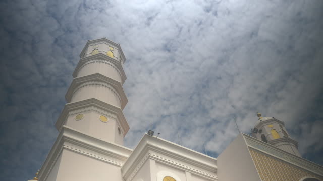 Wolken-des-Turms-der-Moschee