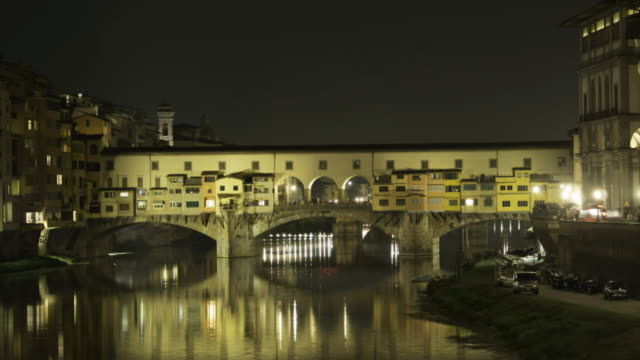 Hyperlapse-at-night-of-Ponte-Vecchio-in-4k