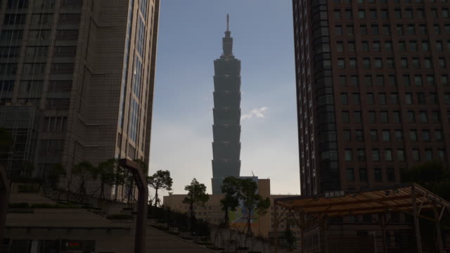 Sonnenuntergang-Taipei-Rathaus-berühmten-Turm-Zeitlupe-Straße-Blick-4k-taiwan