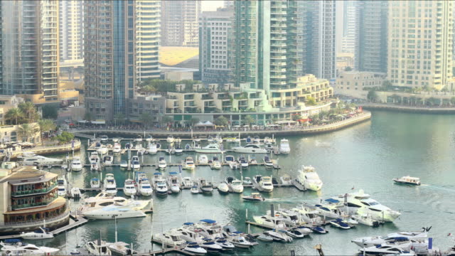 dubai-marina-yacht-place-time-lapse