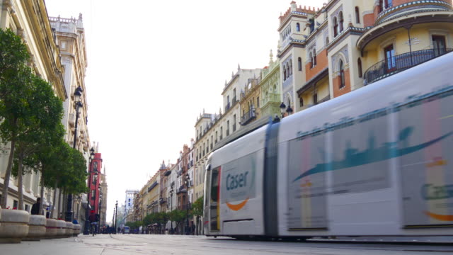Sevilla-turísticas-principales-de-tráfico-en-calle-de-4-k,-España