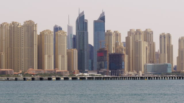 Día-de-la-Marina-de-dubai,-Emiratos-Árabes-Unidos-Construccion-edificios-4-K