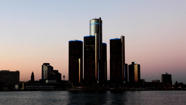 Night-timelapse-of-the-Detroit-skyline