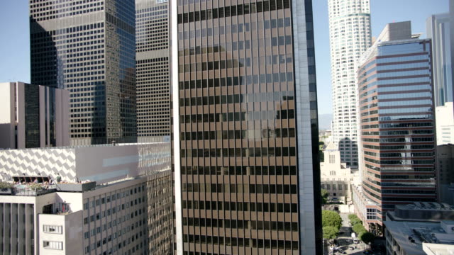 Edificio-centro-de-oficinas-de-vidrio-de-altura-Los-Ángeles.-4K