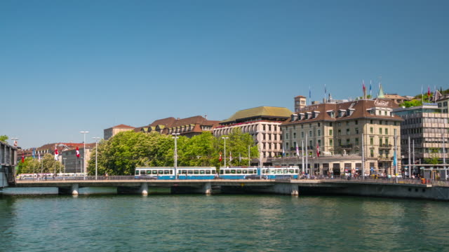 der-Schweiz-Sonnentag-Zürich-Fluss-Stadtbild-Verkehr-Brücke-Panorama-4k-Zeitraffer