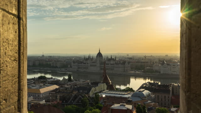 Budapest-city-skyline-timelapse-in-Hungary,-time-lapse-4K