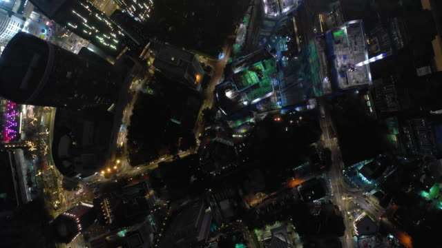 Nacht-Beleuchtung-Kuala-Lumpur-Stadtverkehrs-Straßen-Antenne-Topdown-anzeigen-4-k-malaysia