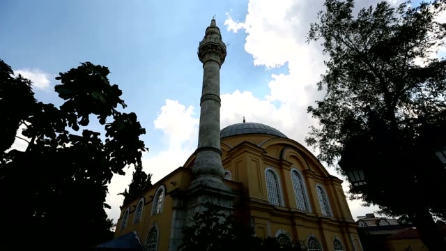 Istanbul-Altunizade-Osmanische-Moschee-Zeitraffer-2